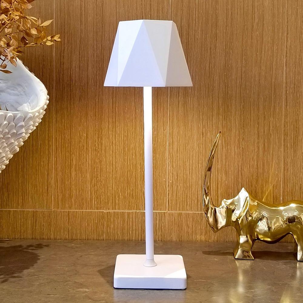 BrightEase | Leichte Kabellose Schreibtischlampe Weiß Decorique.de