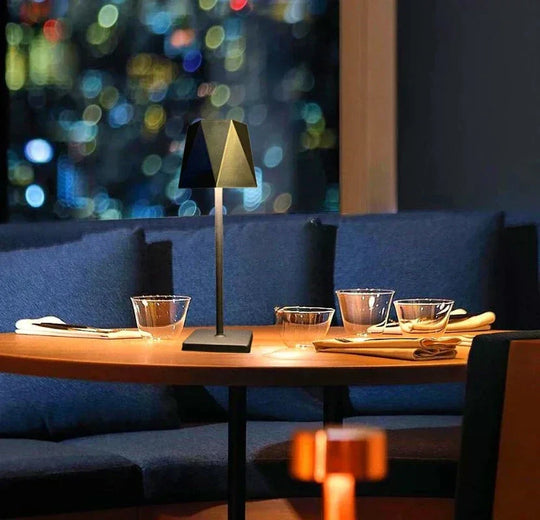 BrightEase | Leichte Kabellose Schreibtischlampe Decorique.de