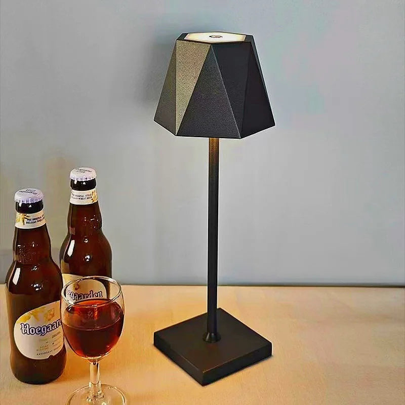 BrightEase | Leichte Kabellose Schreibtischlampe Decorique.de