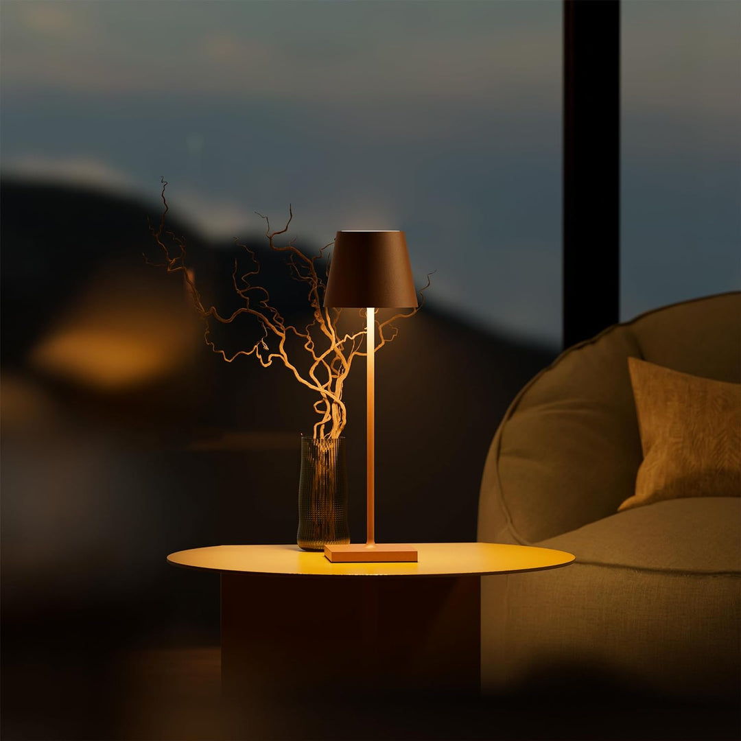 BrightForm | Höhenverstellbare LED-Tischlampe mit USB-C Matt Braun Decorique.de