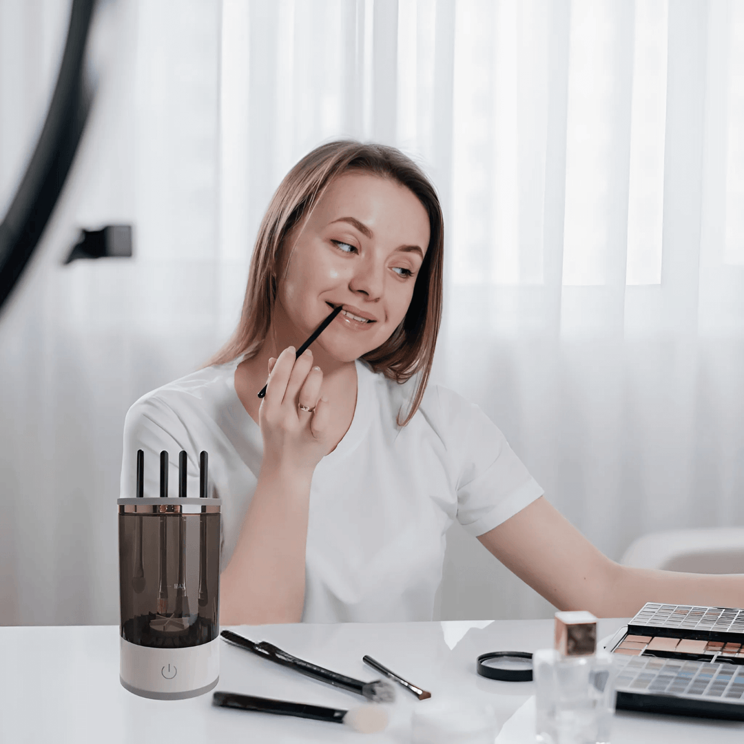 BrushClean | Schnelle Reinigung für Make-up-Pinsel Decorique.de