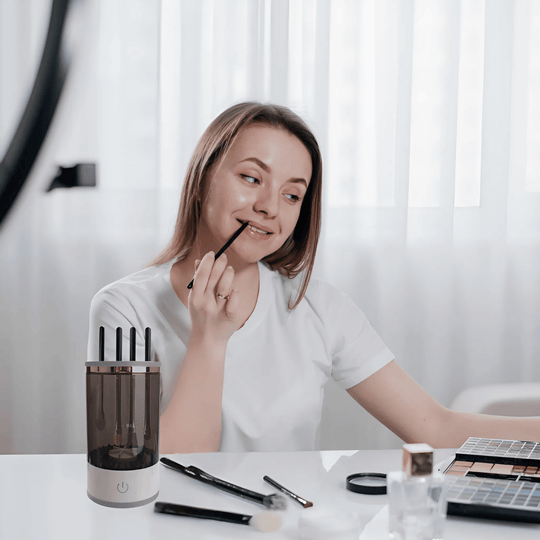 BrushClean | Schnelle Reinigung für Make-up-Pinsel Decorique.de