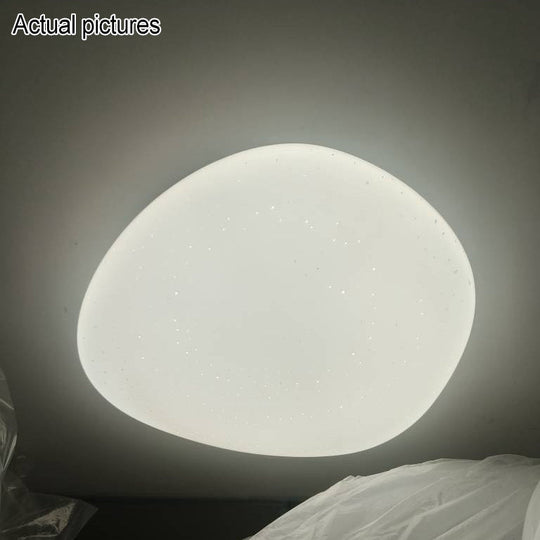 PebbleShine | Kieselstein-inspirierte LED-Leuchte mit Sternenlicht