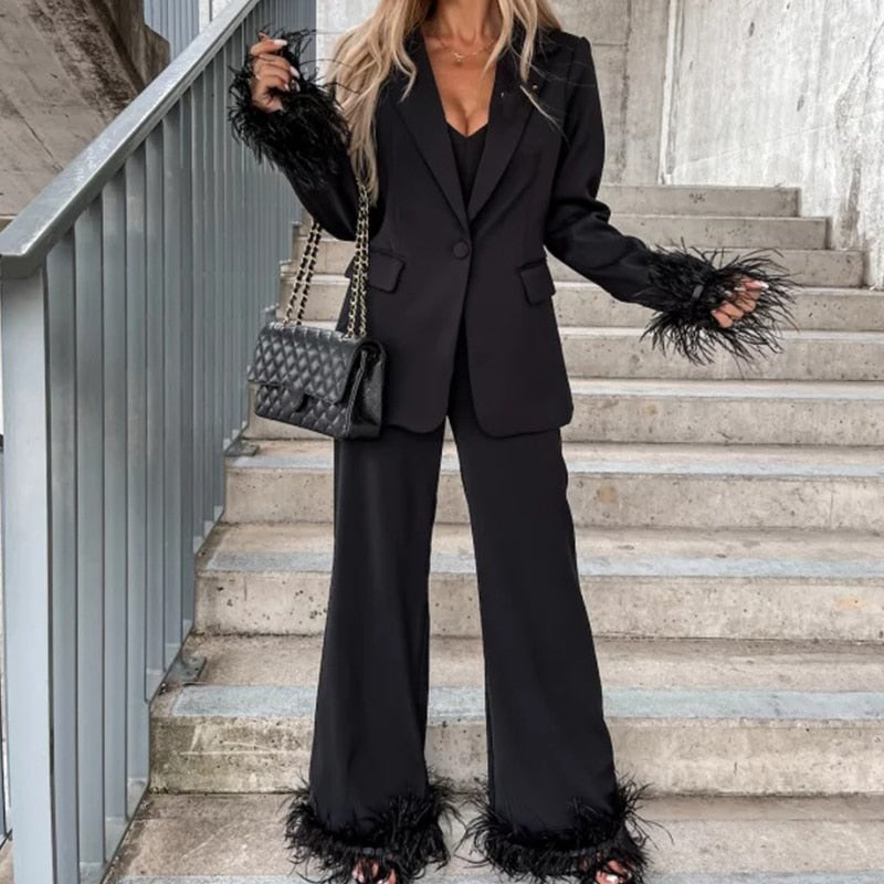 Celestia | Eleganter Feder-Look Anzug | Damenmode 2XL Decorique.de