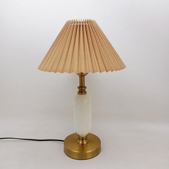 ColuShine | Retro Säulenlampe mit Plisseeschirm 230V Khaki Falten + Weiße Basis Decorique.de