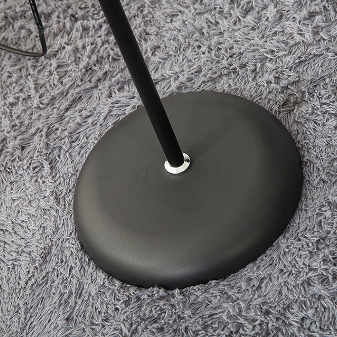 ConeLume | Kreative Minimalistische Kegel-Schirm 1-Licht Stehlampe Decorique.de