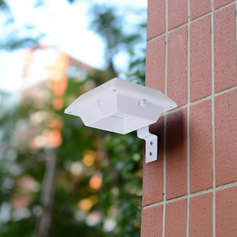 CosmoLight | Solar-Wandlampe – Erleuchtet Ihren Garten mit stilvollem Flair Decorique.de