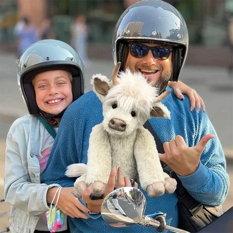 CowLina | Zarte Highland-Kuh mit floralen Details Decorique.de