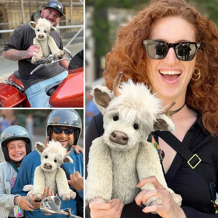 CowLina | Zarte Highland-Kuh mit floralen Details Decorique.de