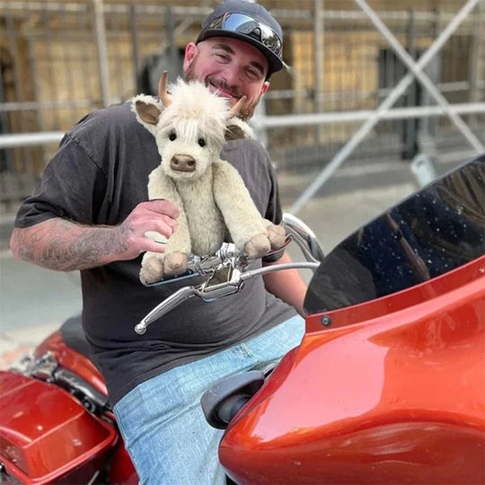 CowLina | Zarte Highland-Kuh mit floralen Details Decorique.de