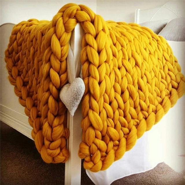 CozyKnit | Chunky Strickdecke – Handgefertigt & Luxuriös Gelb 80x100cm Decorique.de