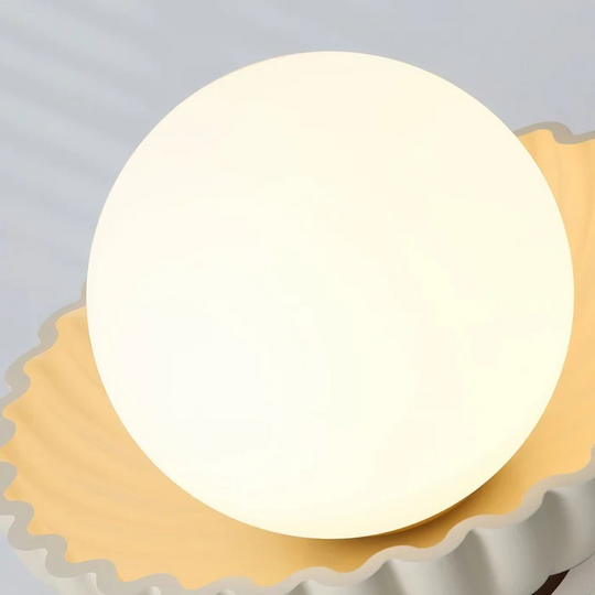 IronBloom | Flur-Deckenleuchte – Knospenförmiger Glasschirm