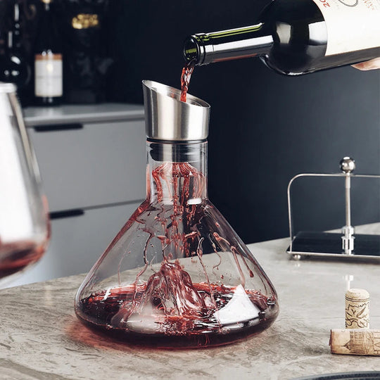 VinoFlow | Kristall Weindekanter – Edelstahlfilter & Wasserfall-Design