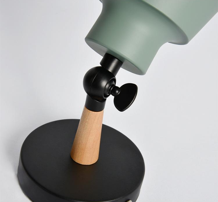 EmberWood | Wandleuchte – Modernes Design mit natürlicher Holzstruktur Decorique.de