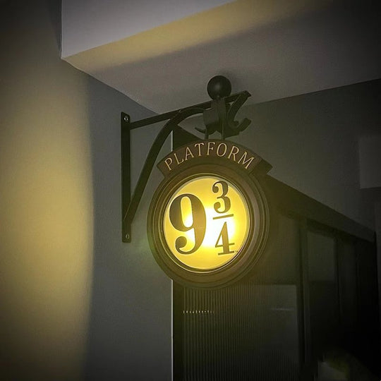 HogwartsGlow | Plattform 9 3/4 Wandleuchte – Harry Potter Dekor & Warmes Licht