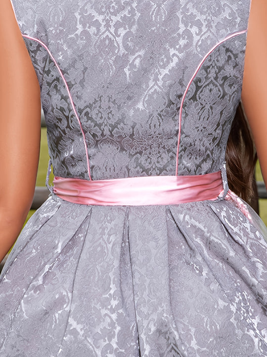 Spitzenglanz | Damen-Schürzenkleid – Kontrastspitze & Farbakzent