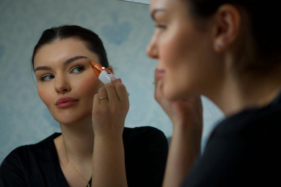 FlawlessBrow | Doppelschneider für Augenbrauen & Gesicht im weißen Design Decorique.de