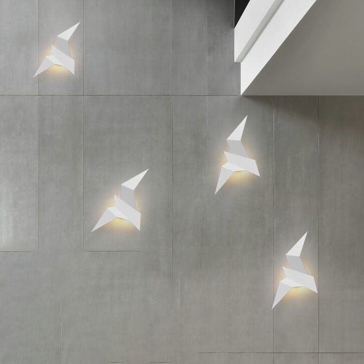 FlightLine | Künstlerische Vogel-Wandlampe in Weiß & Gold Weiß Warmes Licht (3000K) 230V Decorique.de