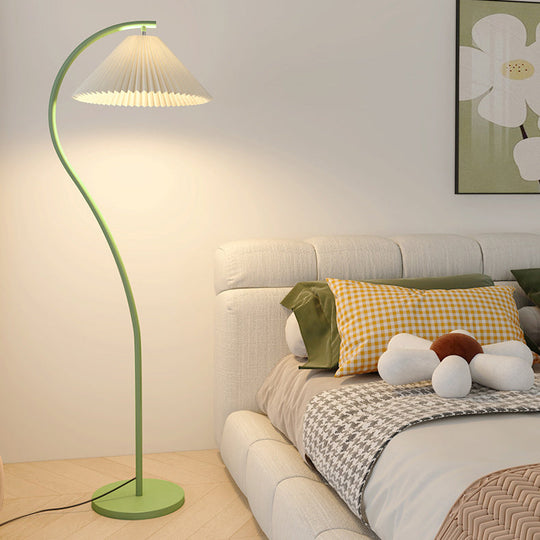 FoldaLamp | Minimalistische Stehlampe mit Stoffschirm Cremegrün 230V Decorique.de