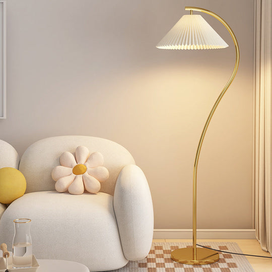 FoldaLamp | Minimalistische Stehlampe mit Stoffschirm Gold 230V Decorique.de