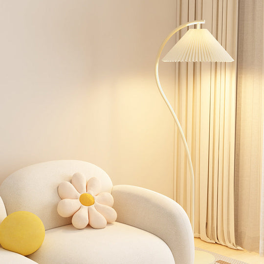 FoldaLamp | Minimalistische Stehlampe mit Stoffschirm Decorique.de