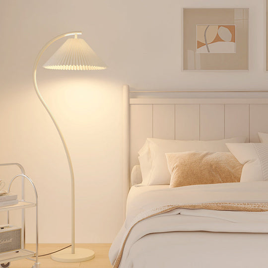 FoldaLamp | Minimalistische Stehlampe mit Stoffschirm Decorique.de