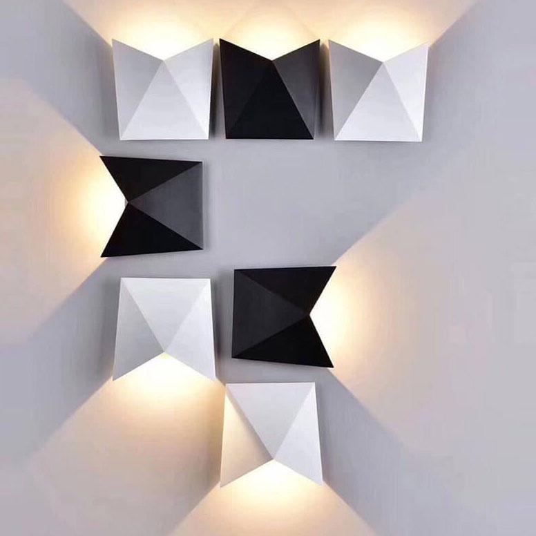 FoldLight | Stilvolle Origami LED-Wandleuchte Schwarz Weiß Licht Decorique.de