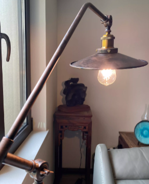 ForgeLight | Minimalistische Eisenlampe für Wohnräume Decorique.de