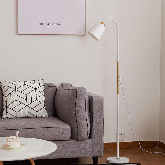 FrameBeam | Moderne 1-Licht Stehlampe aus pulverbeschichtetem Eisen Decorique.de