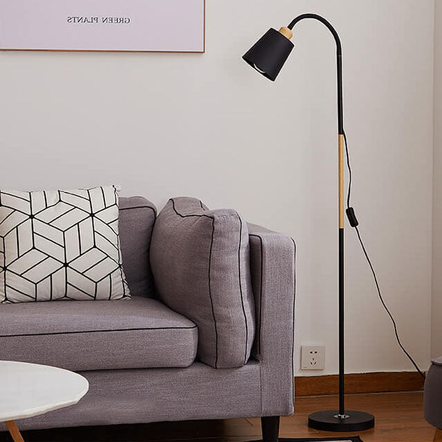 FrameBeam | Moderne 1-Licht Stehlampe aus pulverbeschichtetem Eisen Decorique.de