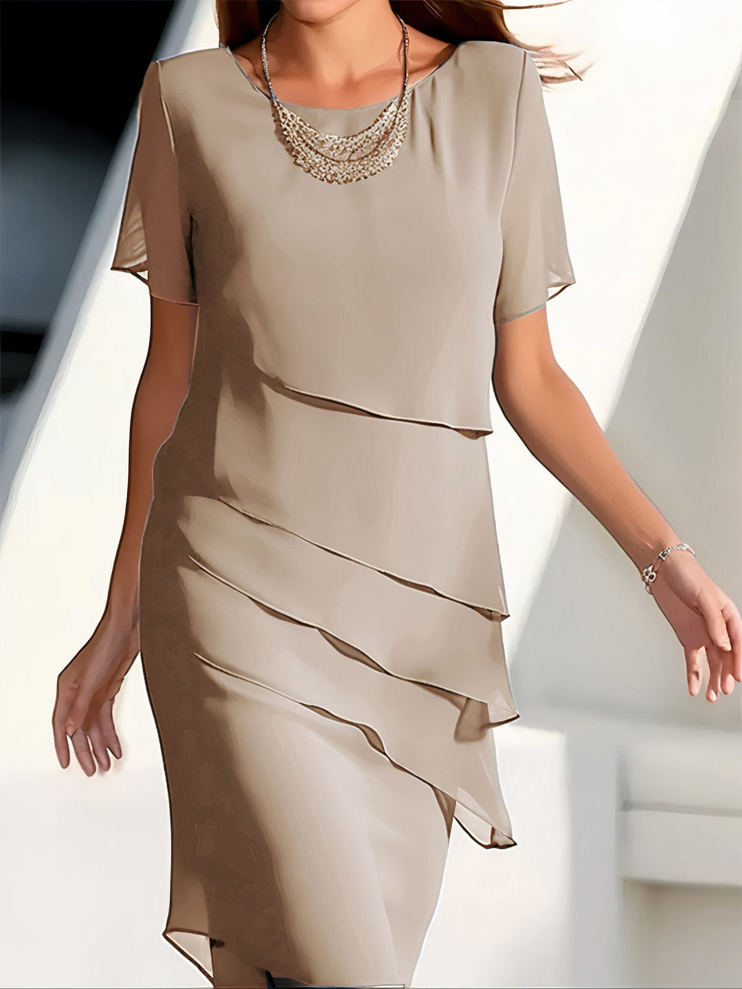 Freida | Damen Elegante Schlankmachendekleid | Midi Khaki Decorique.de