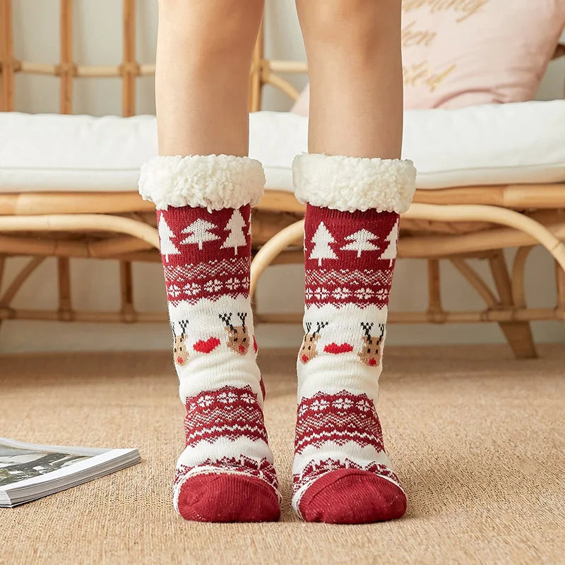 FuzzyWarm | Flauschige Winter-Plüschsocken für Damen Weinrotes Herz-Reh Decorique.de