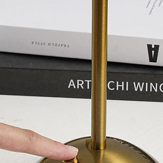 GlowCone | Kegelförmige Stoff-Tischleuchte im Scandi-Stil Decorique.de