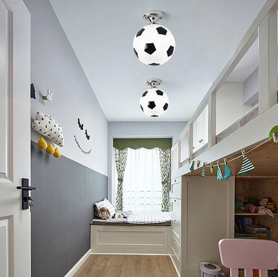 GoalGlow | Fußball-Basketball Lampe fürs Kinderzimmer Schwarzer Fußball 230V Decorique.de