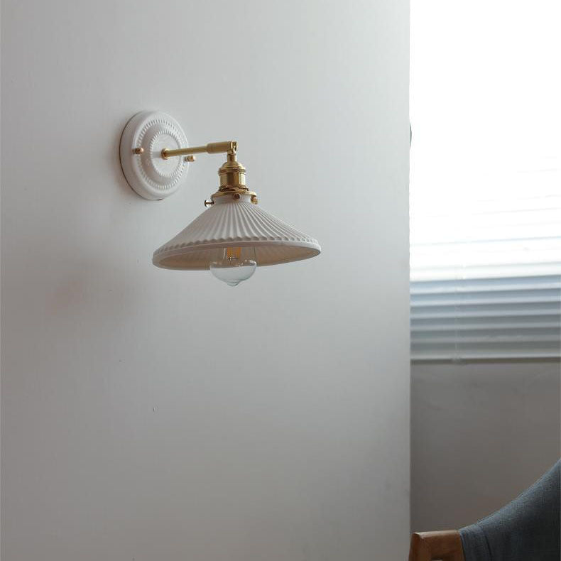 HikariBrass | Vintage Wandleuchte aus Keramik & Kupfer Decorique.de