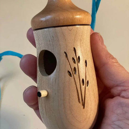 HummiHome | Niedliches Harz-Kolibrihaus für Frühling & Garten Ahorn Decorique.de