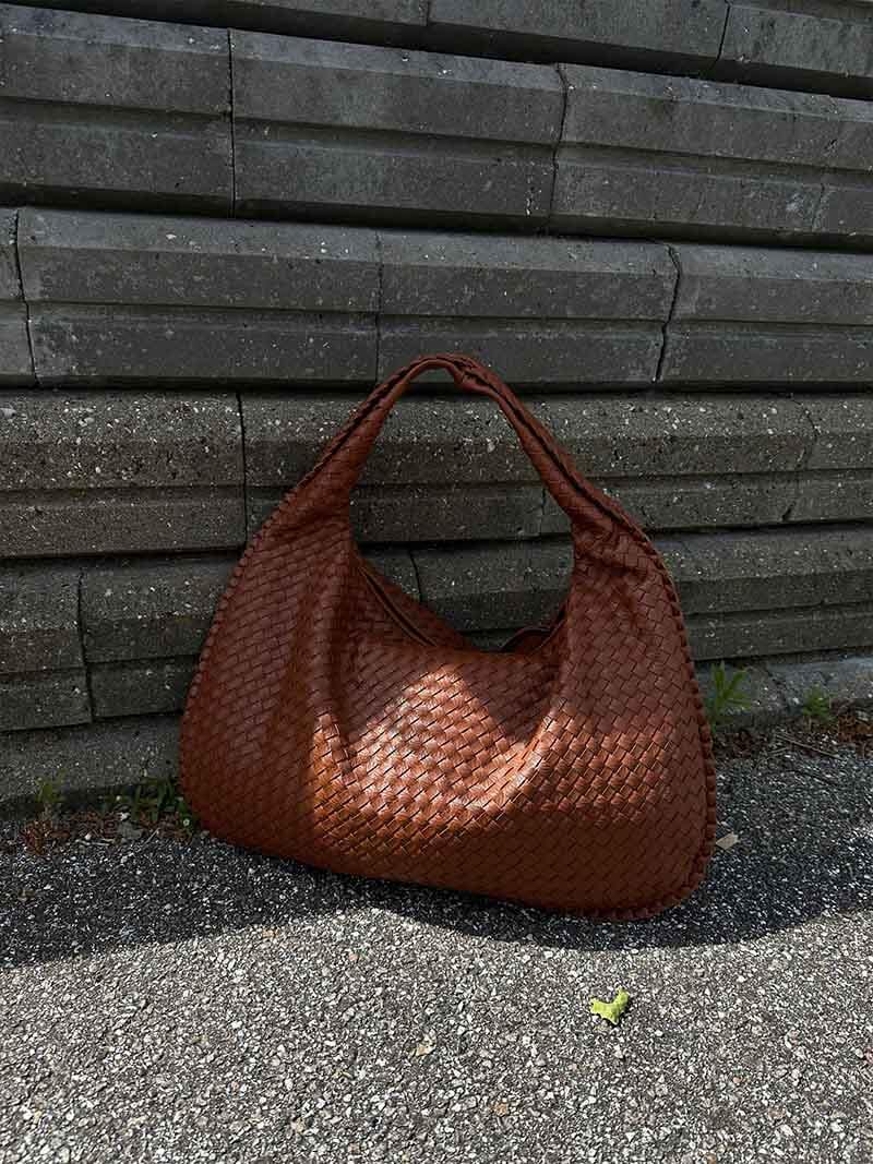 JackieWeave | Gewebte Umhängetasche – Kompakt, Organisierter Innenraum Braun Decorique.de
