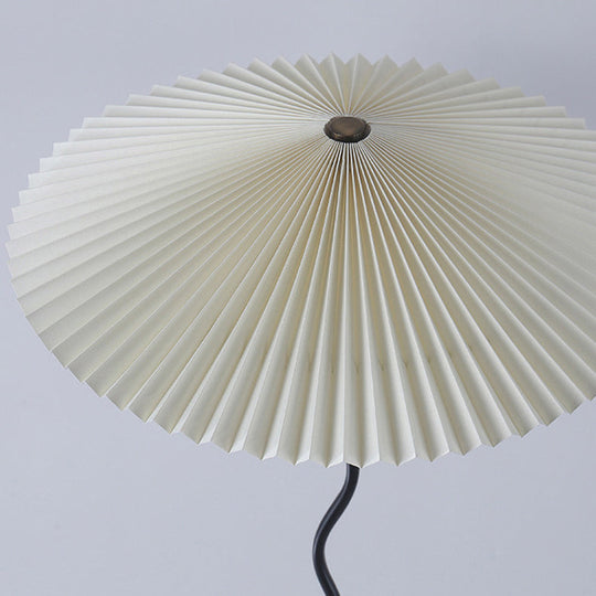 KasaGlow | Traditionelle japanische Stoff-Eisen-Regenschirm 1-Licht Stehlampe Decorique.de