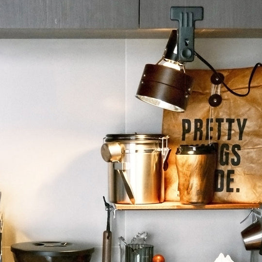 KumoLight | Runde Tischleuchte aus Holz, Eisen & Acryl Decorique.de