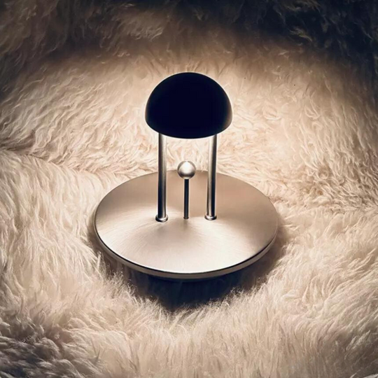 LightAura | Gestus-kontrollierte Tischlampe Decorique.de