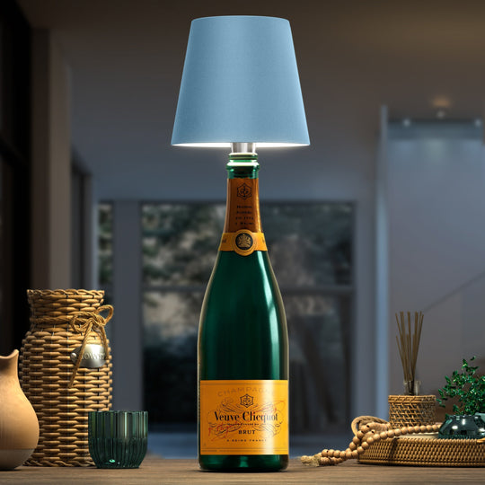 LightBottle | Nachhaltige Flaschenlampe für stilvolle Beleuchtung Blau Decorique.de