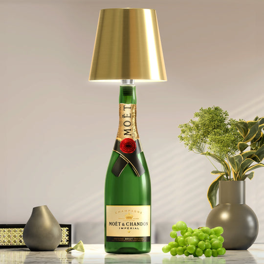 LightBottle | Nachhaltige Flaschenlampe für stilvolle Beleuchtung Gold Decorique.de
