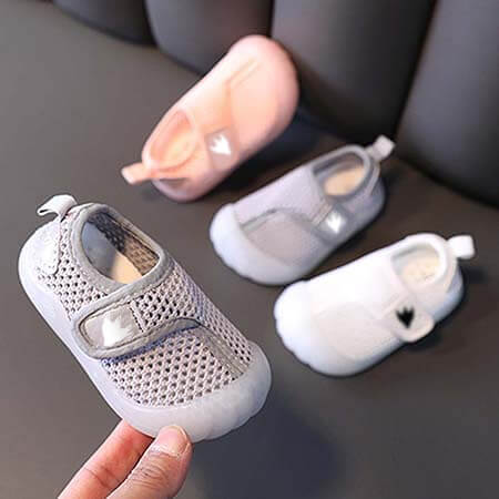 LittleSteps | Stilvolle & Elegante Anti-Rutsch-Schuhe für Kleinkinder Decorique.de