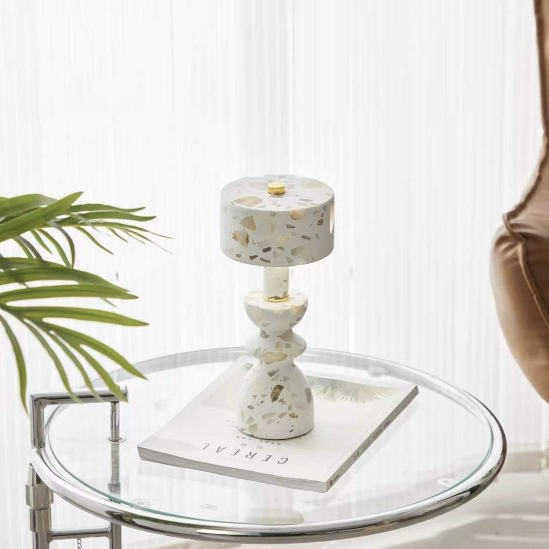 LumaMarble | Moderne Minimalistische Aluminium Marmor USB LED Tischlampe Translucent Weiß 230V Decorique.de