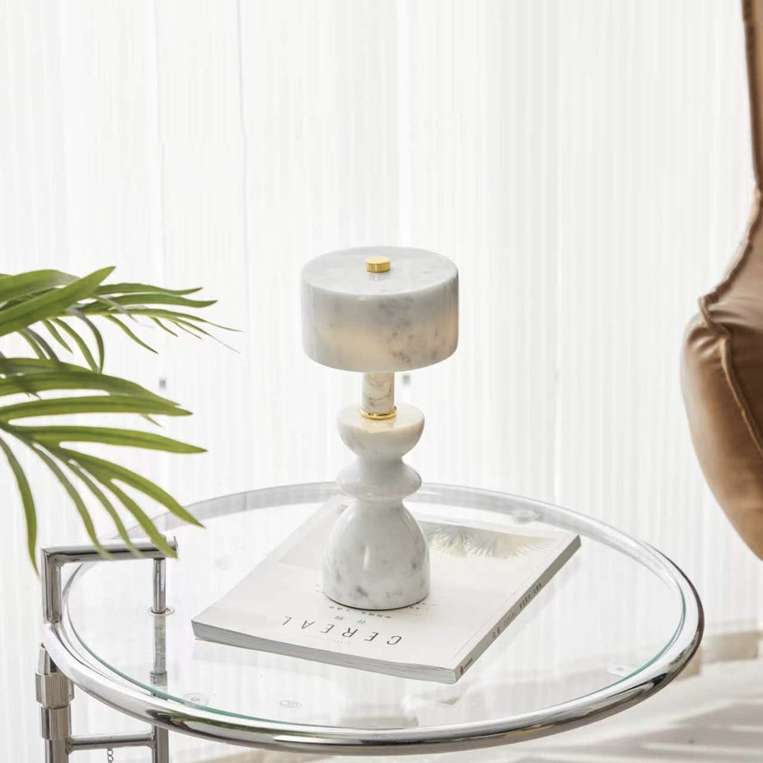 LumaMarble | Moderne Minimalistische Aluminium Marmor USB LED Tischlampe Weiß 230V Decorique.de