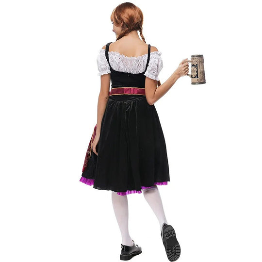VelvetCharm | Elegantes Dirndl aus lila Samt mit feiner Stickerei