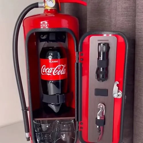 ManCave | Witziges Getränke-Dosen-Set im Feuerlöscher-Look Decorique.de