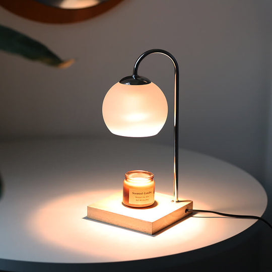 MeltSphere | Runde Tischlampe aus Holz & Glas Decorique.de