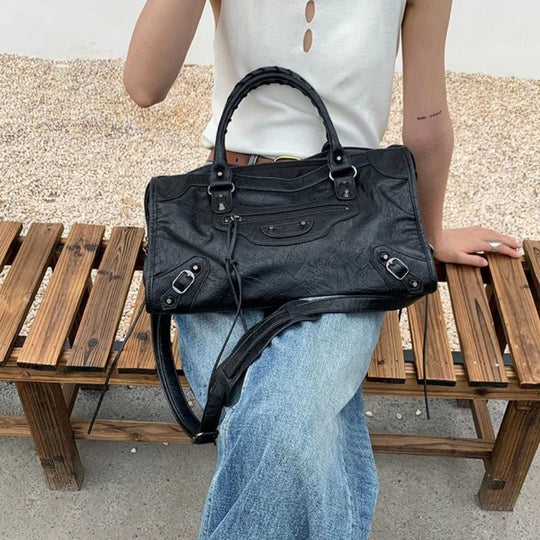 ModeEdge | Damen Tasche – Geräumig mit Chic Details Decorique.de
