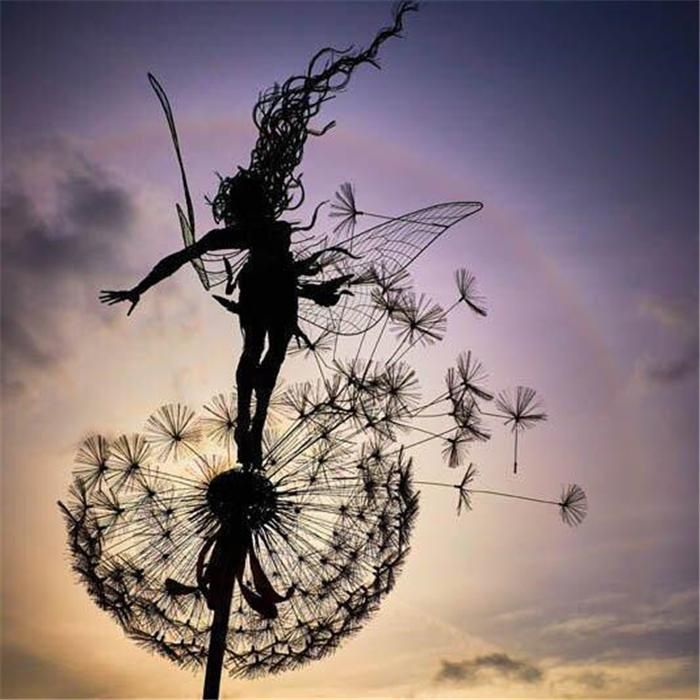 MythiLeaf | Magische Feenskulpturen für Ihren Bauerngarten Wind zum Fliegen Decorique.de